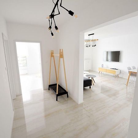 Center Aupark Apartment بييشتِني المظهر الخارجي الصورة