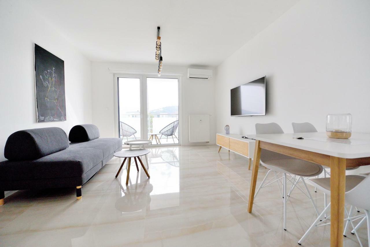 Center Aupark Apartment بييشتِني المظهر الخارجي الصورة