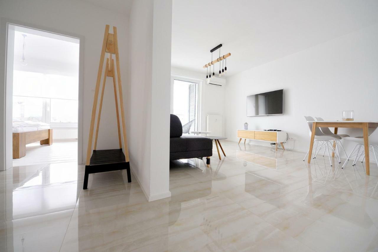 Center Aupark Apartment بييشتِني المظهر الخارجي الصورة